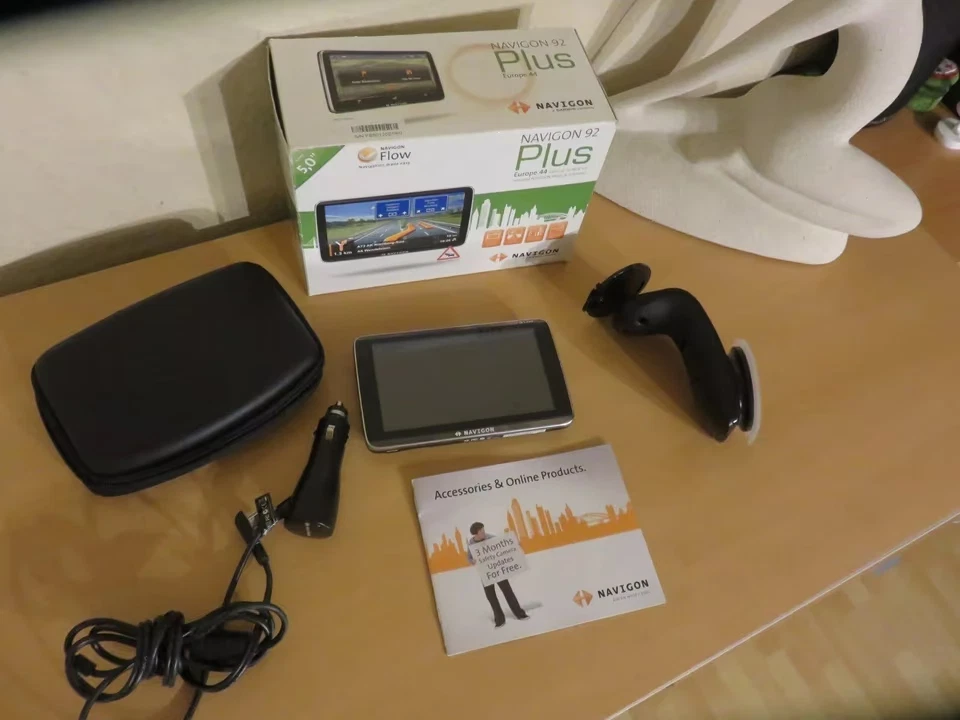 Navigon 92 Plus OVP 5 Zoll Q4/2020/ Navigon. - Bild 1 von 1