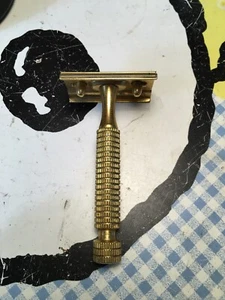 Rasoio di sicurezza vintage anni 40 oro SILVER STAR doppio bordo, BELLO - Foto 1 di 8