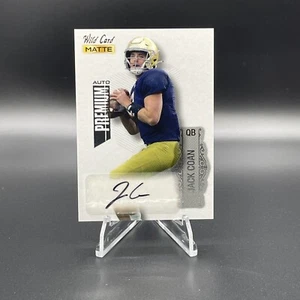 2022 Wild Card Jack Coan RC Auto CFL Premium Auto #MB-A - Foto 1 di 2