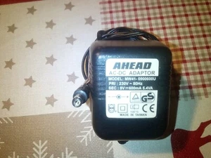 Ac- DC Adaptor  9 v - 600 ma . 5.4 a - Bild 1 von 1