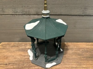 DEPT 56 Heritage Village Town Square Pavillon Zubehör Figur Sammlerstück - Bild 1 von 6