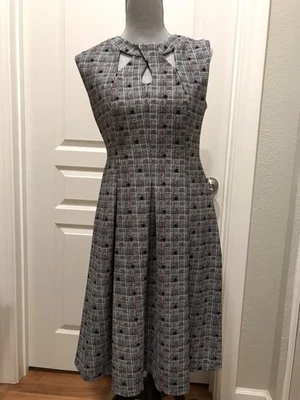 Gabby Skye Women’s Sleeveless Dress Size 6 - Image 1 of 4