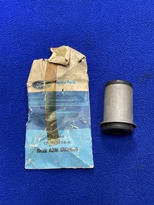 Ford Genuine NOS Idler Arm Bushing C7OZ-3358-A (QTY-1) - Bild 1 von 8