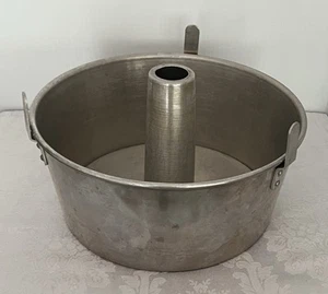 Vintage Kitchen Pride MIRRO Angel Food Tube Cake Pan 10" Round 2-Pc Aluminum USA - Picture 1 of 7
