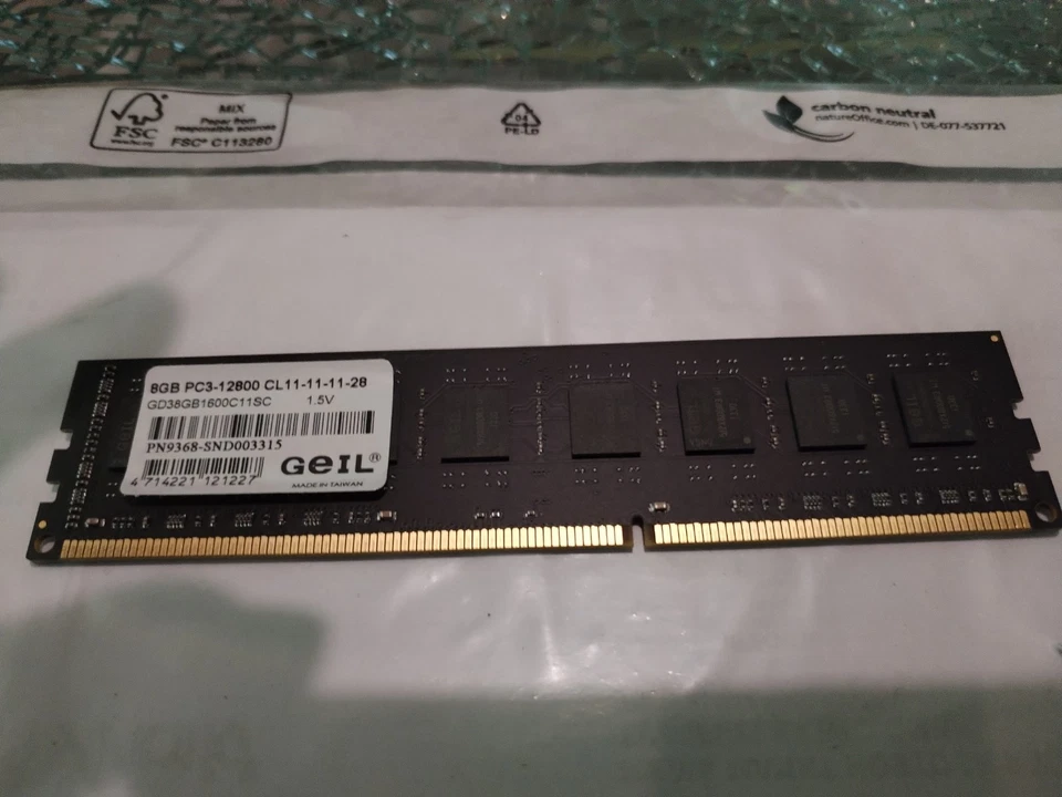 8GB PC3-12800 CL 11-11-11-28 RAM Riegel Geil GD38GB1600C11SC - Bild 1 von 1