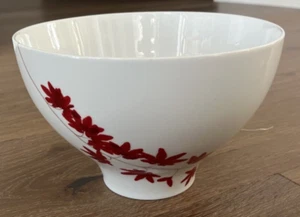 Mikasa Pure Red 9" Large Porcelain Serving Bowl  - White with Red florals - Picture 1 of 6
