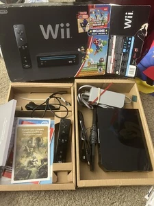 Nintendo Wii Bundle With Games And Box - Picture 1 of 5