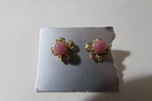 Vintage about 1/4" dainty goldtone clover w/pink stone/bead pierced earrings - Picture 1 of 3