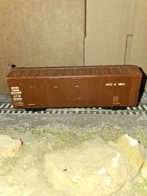 Vintage HO Varney Embossed Cardstock Sided Box Car, Grand Trunk Western - Image 1 of 4