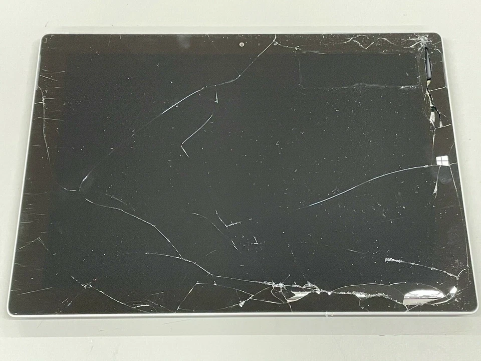 Microsoft Surface 3 64GB, Wi-Fi, 10.8in - Silver Broken Screen. - Image 1 of 1