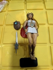 2011 Masters of the Universe Classics She-Ra Figure Mattel LOOSE R17 - Picture 1 of 2