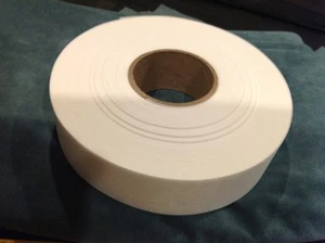 Hierro ligero de poliéster de 12 yardas 3" sobre buckram plisado endurecimiento para coser - Imagen 1 de 5