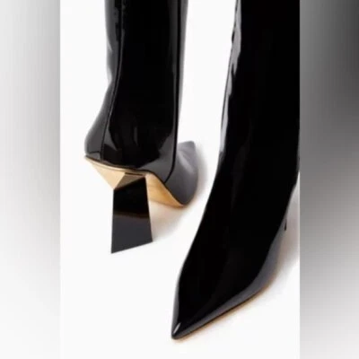 Botas hiper Valentino Garavani One Stud en charol Foto 1 de 4