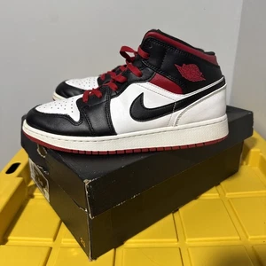 Air Jordan 1 Basketball Shoes Youth 7Y Gym Red Black DQ8423-106 Sneakers - Picture 1 of 6