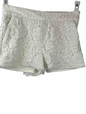 Shorts de renda branco forrado, tamanho 4 frente plana com bolsos EXPRESSO - Imagem 1 de 4