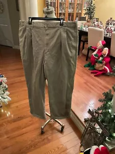 Pantalone uomo Eddie Bauer Khakis vestibilità rilassata plissettato taglia 44x29. polsino - Foto 1 di 5