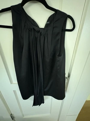 Magaschoni 中号丝绸进口黑色无袖领带设计师上衣完美 — 第 1/4 张图片