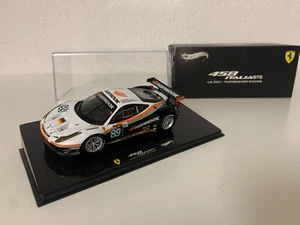 Hot Wheels 1:43 Ferrari 458 Italia GT2 Farnbacher coche modelo regalo Navidad - Imagen 1 de 15