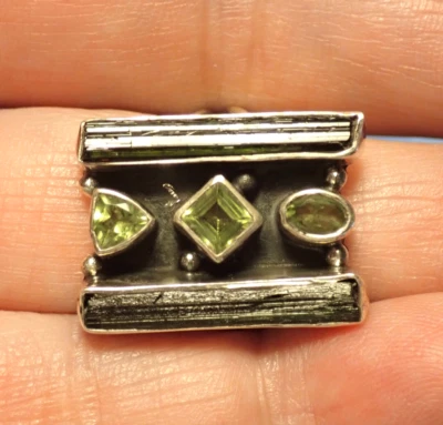 Green Tourmaline Rough & Peridot 925 Silver Ring s.6 - Image 1 of 4