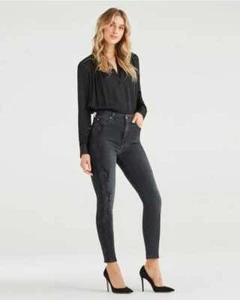 7 For All Mankind Luxe Vintage Aubrey Snake Printed Black Jeans High Waist Sz 26 - Picture 1 of 10