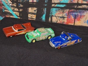 Menge 3 Disney Pixar Cars Druckguss Autos Ramone Küken Hicks Hudson Hornet - Bild 1 von 22