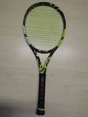 Babolat Pure Aero 300g, 645cm²,  Besaitungsbild: 16x19, Griffstärke 2 - Bild 1 von 4