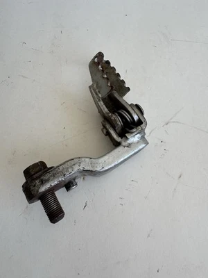 ЛЕВАЯ БОКОВАЯ ОПОРА ПОДНОЖКИ HONDA ОТ ОРИГИНАЛЬНОГО ПРОИЗВОДИТЕЛЯ 50624-MA0-000 XR250R XR500R - Изображение 1 из 4