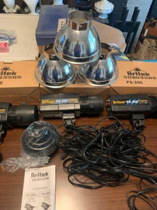 3 Britek PS-200 Professional Studio Flash Light Head Tested Works W Accessories - Picture 1 of 10