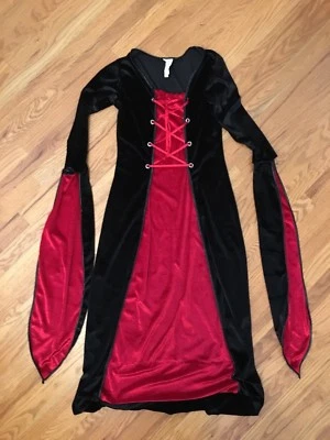 Disfraz de bruja/vampiro, niña talla M 8-10. ¡Textura de terciopelo suave negro y rojo! Foto 1 de 4
