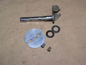 KAWASAKI KZ750 KZ 750 E1 E2 H1-H4 LTD CARBURETOR OUTSIDE RIGHT THROTTLE SHAFT  - Picture 1 of 2