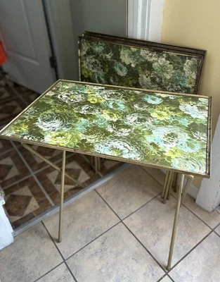 4 Vintage TV Trays Retro Floral Faux Wood Metal Tables 23" X 15" MCM Folding - Image 1 of 4