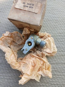 MGB 1968-1976 MGC SPEEDOMETER ANGLE DRIVE BG2410/20 ON SPEEDO NOS SMITHS - Picture 1 of 6