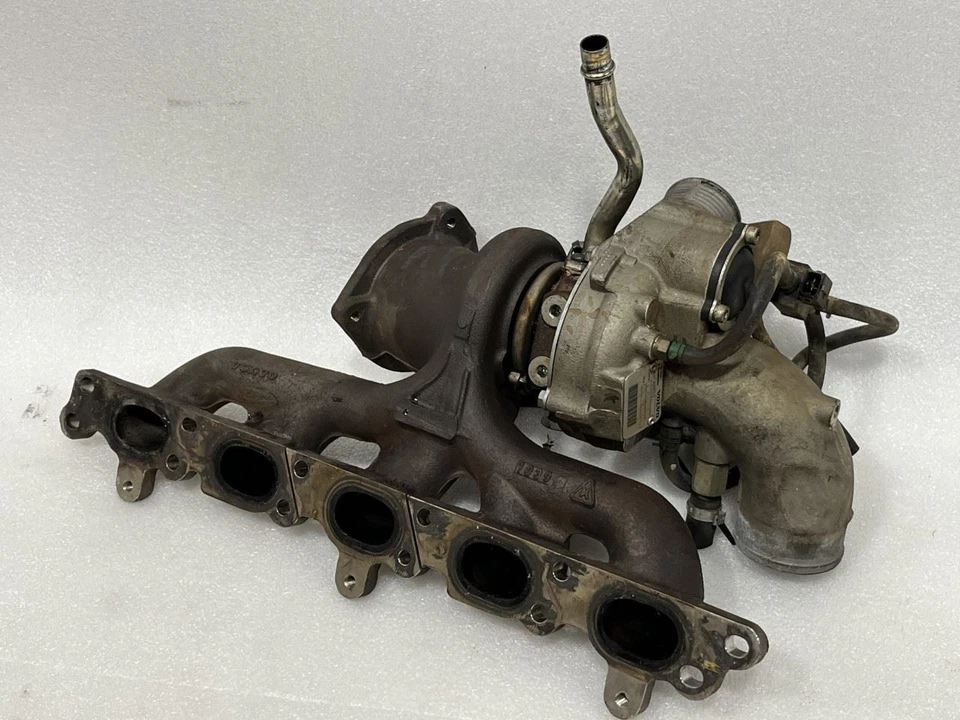 Volvo C30 2011 colector de escape con turbocompresor 30757112 86036910 Foto 1 de 4