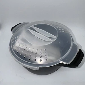 Pampered Chef 1 Quart Mikrokocher schwarz mikrowellensichere Schüssel mit Deckelsieb NEU - Bild 1 von 3