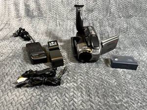 Panasonic PV-L751D Palmcorder with Photoshot VHS-C W/charger ext battery and bag - Picture 1 of 10