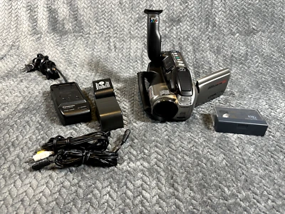 Panasonic PV-L751D Palmcorder with Photoshot VHS-C W/charger ext battery and bag - Image 1 of 4