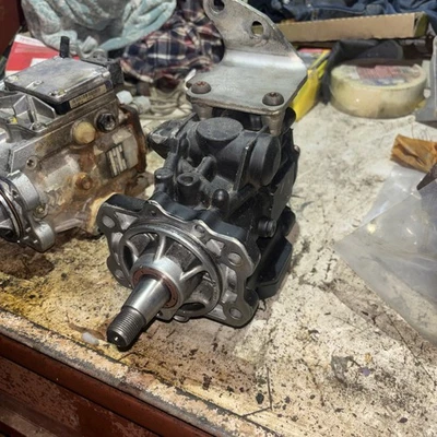 98.5-02 Dodge Ram 2500 3500 5.9 Cummins Diesel VP44 fuel injector pump  - Image 1 of 4