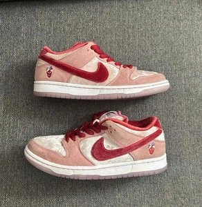 Size 7.5 - Nike Dunk Low SB x StrangeLove Valentines Day - Picture 1 of 6