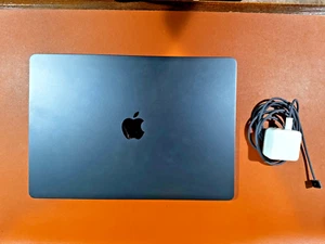 MacBook Air (15-inch, M2, 2023) - Afbeelding 1 van 4