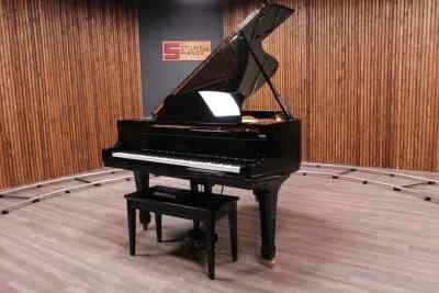 Piano de cola Yamaha C3 6'1" brillo ébano 1971 Japón usado probado calidad sonido Foto 1 de 4