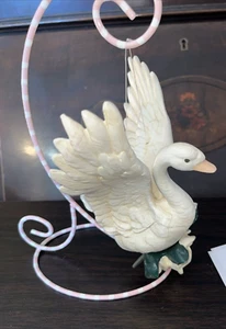 Beautiful Victorian White Swan with Roses Ornament or Decor Paper Mache' ?? - Picture 1 of 13