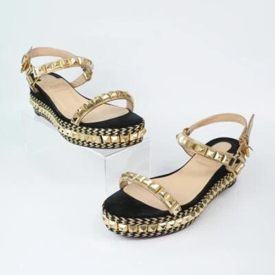 Sandalias Christian Louboutin para mujer con suela de cuña con tachuelas en dorado talla 37 Foto 1 de 4