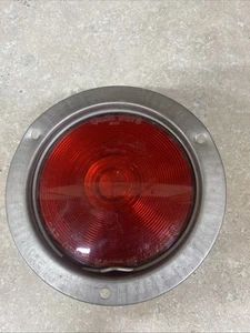 GROTE 5024 TOP SAE IST 76 Brake Tail Light - Picture 1 of 5