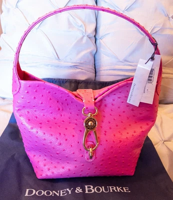 Cartera hobo de mujer Dooney & Bourke con logotipo de avestruz fucsia nueva con etiquetas precio de venta sugerido por el fabricante $358 Foto 1 de 4