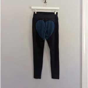Women's Everee x Barbella Sports Heart Booty Pants Size Small 26" Inseam - Picture 1 of 5