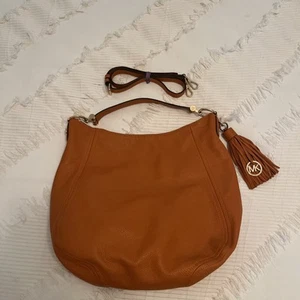 Michael Kors Hobo Bolso de Cuero Guijarro Naranja con Borla Usado en Excelente Condición - Imagen 1 de 13