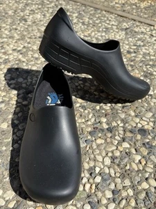 STICKY SHOES Women’s Size 7B Black Slip On Clog Arch Support Insoles Clean EUC - Picture 1 of 17