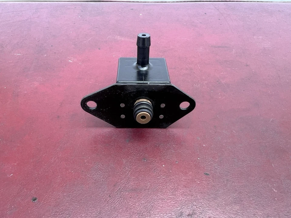 OEM Fuel Injection Pressure Sensor XW4F9F972BB  Ford, Lincoln, Mercury, Jaguar - Image 1 of 3