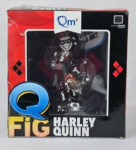 Caja de botín EXCLUSIVA Harley Quinn Q Figura Vinilo Qmx Batman Escuadrón Suicida Héroe NUEVO - Imagen 1 de 9