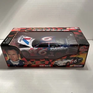 Racing Champions Signature Series 1/24 Diecast MARK MARTIN #6 Valvoline NASCAR - Picture 1 of 4